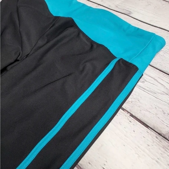 Steve Madden Black & Turquoise
Athletic Yoga Leggings Size XL - Picture 4 of 7